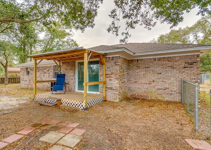 W/ Private Yard: 7 Mi To Downtown! Holiday home *