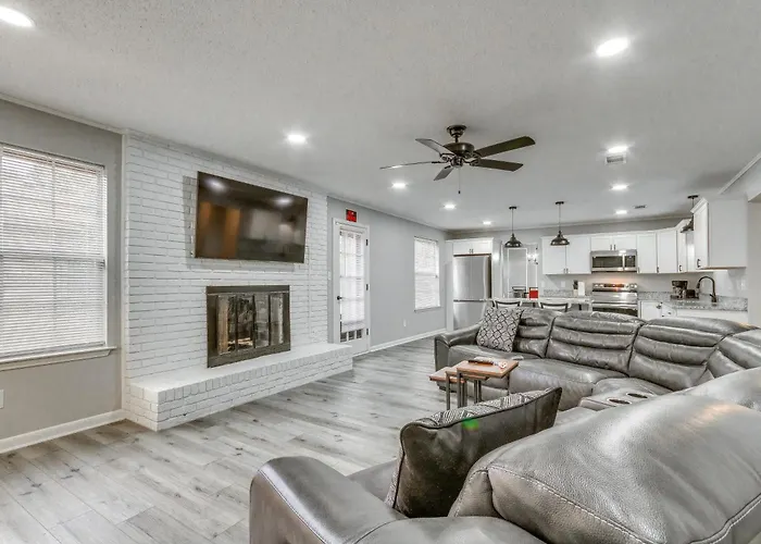 W/ Private Yard: 7 Mi To Downtown!